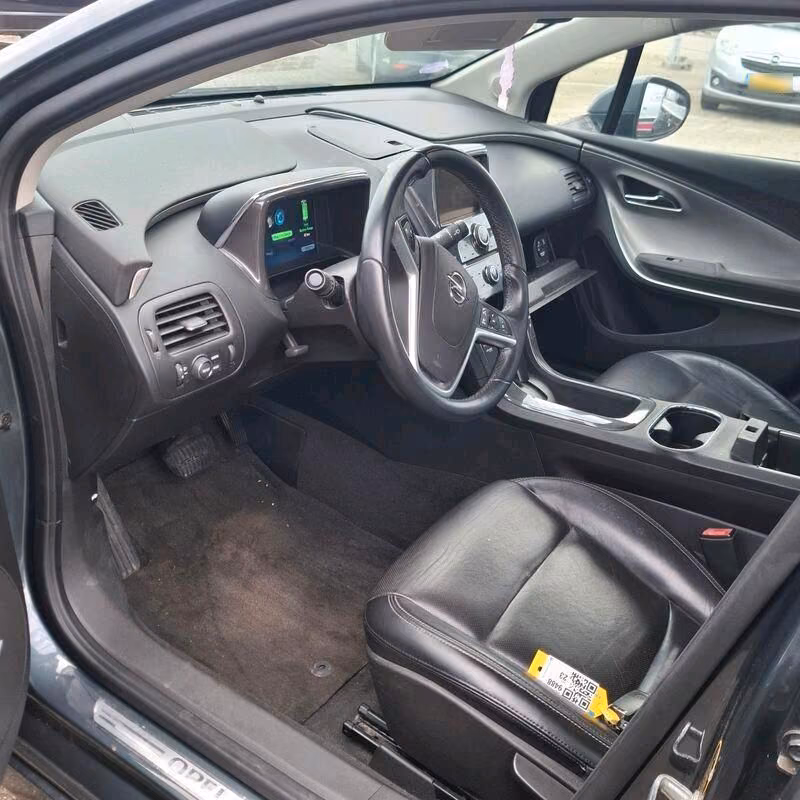 Opel Ampera 2012 — photo 5