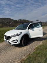 Hyundai TUCSON 1.6 T-GDI Premium 4WD DCT AHK Navi Pano - Hyundai TUCSON von privat