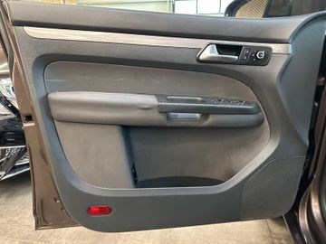 MYAUTOCENTER – Gebraucht- und Jahreswagen mit Werkstattservice in Pfaffenhofen Volkswagen Touran Comfortline *7-Sitzer*Freisprech*Klima*