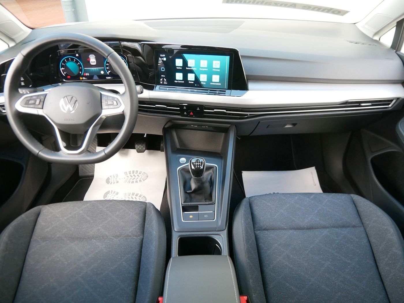 Fahrzeugabbildung Volkswagen Golf -VIII 1.0 Life NEU39T Standhz Kamera ACC SH
