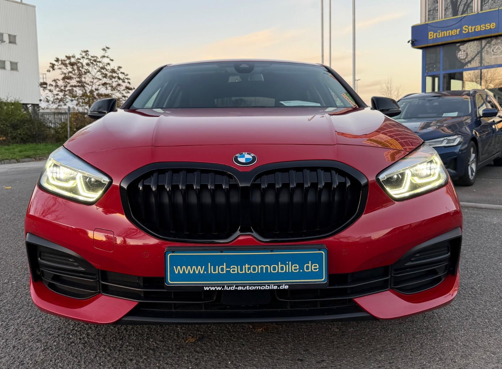 BMW 118 i    LED, Rückfahrkamera,CarPlay,Rot METALLI