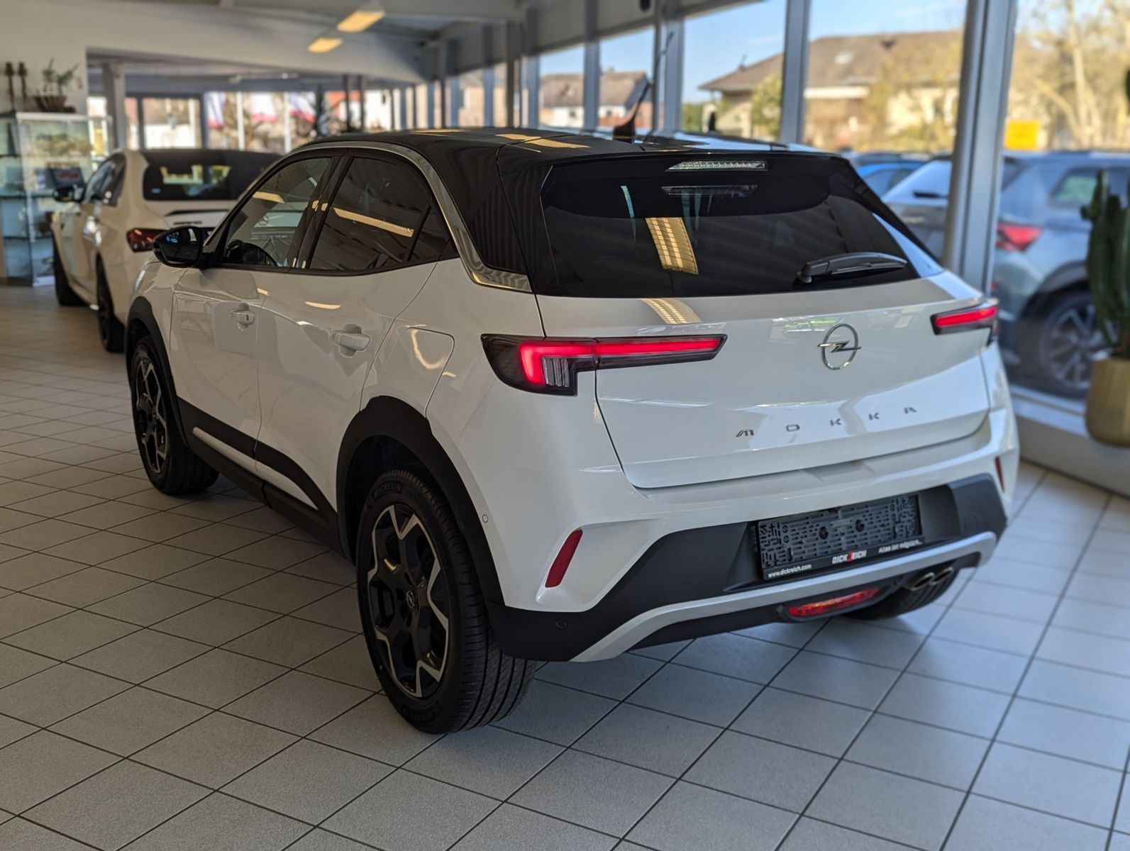 Fahrzeugabbildung Opel Mokka 1.2 Ultimate Aut. Winter-Paket Kamera ACC