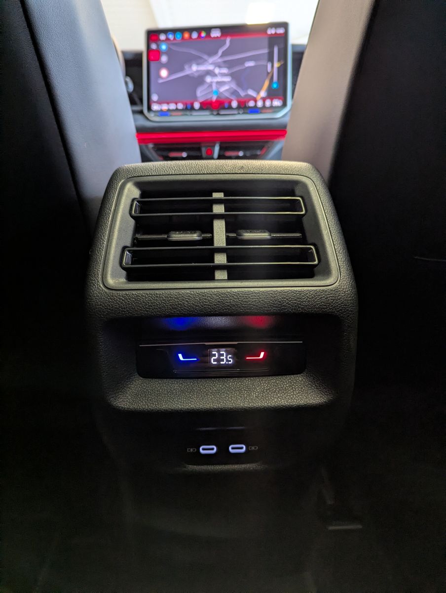 VW Tayron 2.0 R-Line Leder Launch Pano Black AHK 20 - Image 29