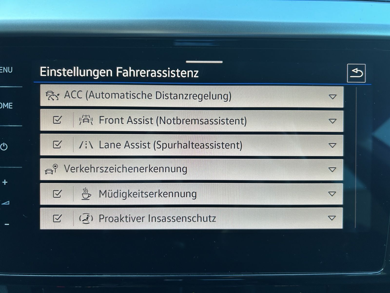Fahrzeugabbildung Volkswagen Arteon SB TSI Elegance DSG LED Navi AID ACC RFK