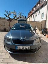 Skoda Octavia 2.0 TDI DSG Joy Combi Joy TÜV bis 04/28 - Skoda Octavia: Joy