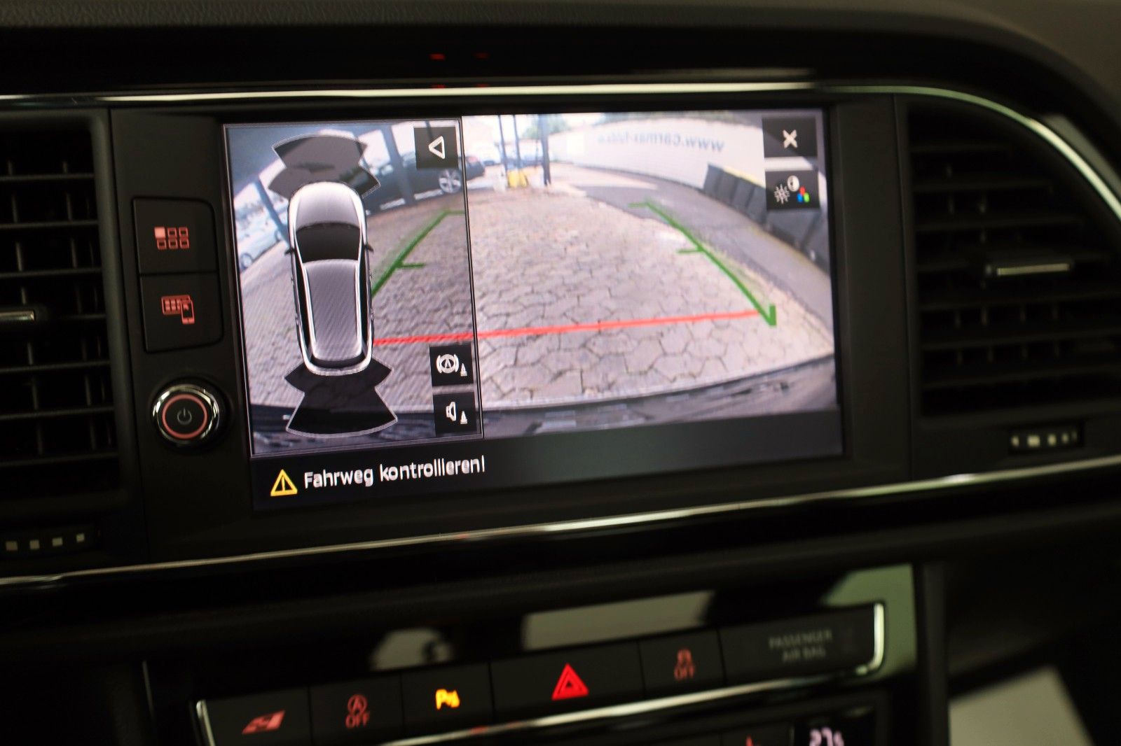 Fahrzeugabbildung SEAT Leon ST Cupra 300 4Drive TLeder,Navi,LED,PanDach