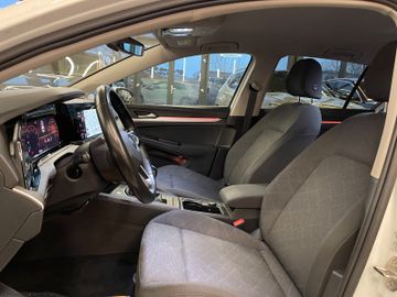 Volkswagen Golf VIII Lim. Life *LED*NAVI*PDC*AMBIENTE*CAR2X