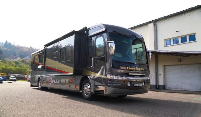 Fleetwood Revolution 40 LE