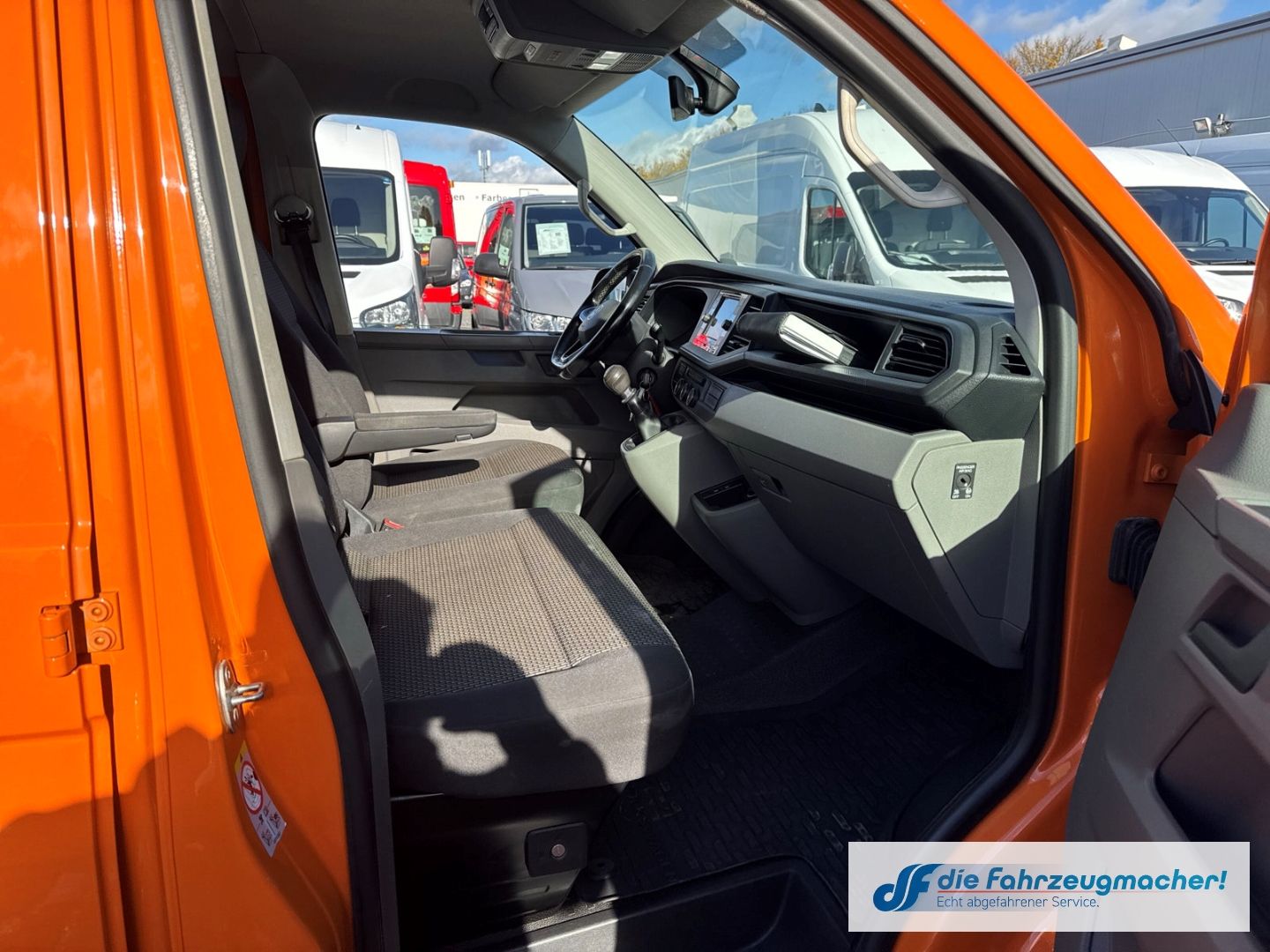 Fahrzeugabbildung Volkswagen Transporter T6.1 Pritsche 150PS Doppelkabine lan