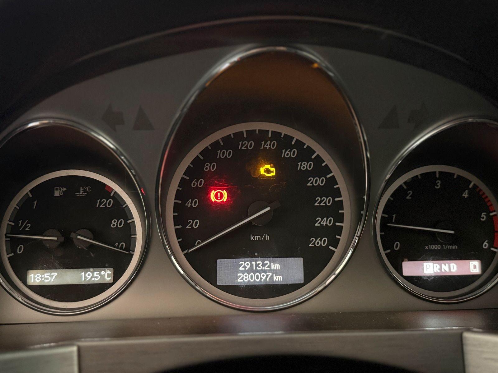 Mercedes-Benz GLK220 2009 — photo 12