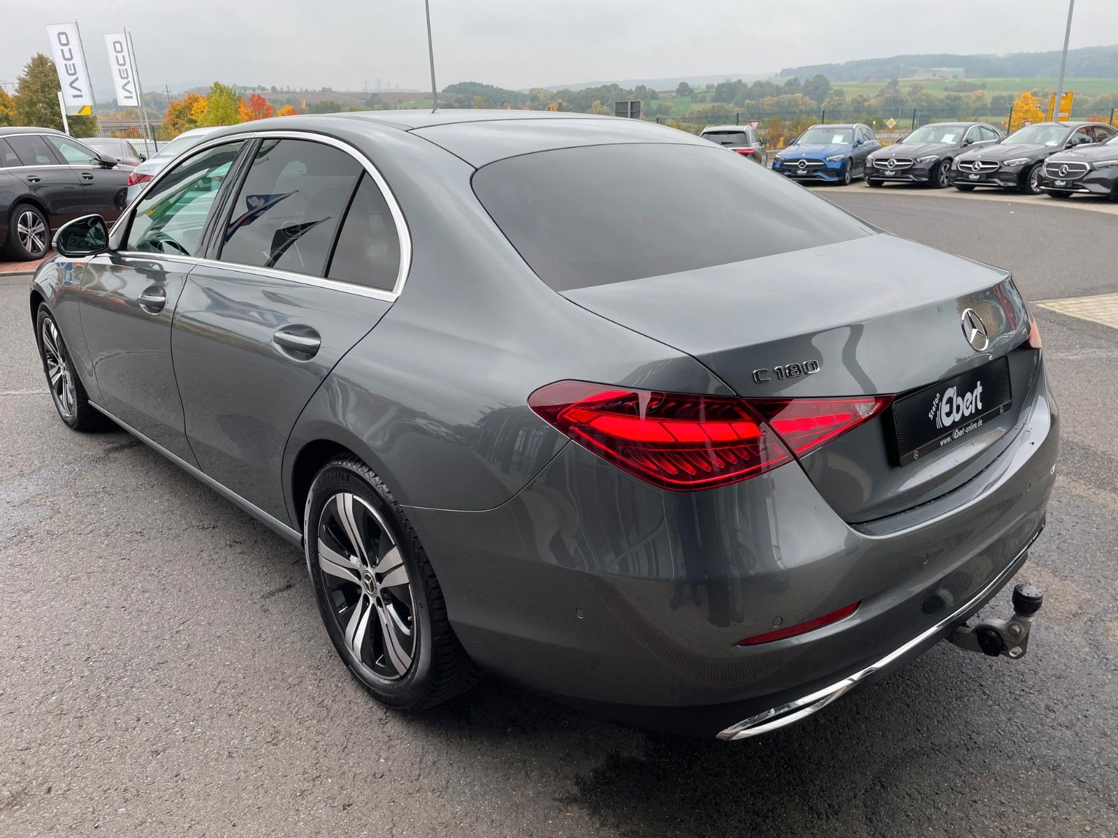 Fahrzeugabbildung Mercedes-Benz C 180 AVANTGARDE R-Kamera+AHK+TOTW+Ambiente