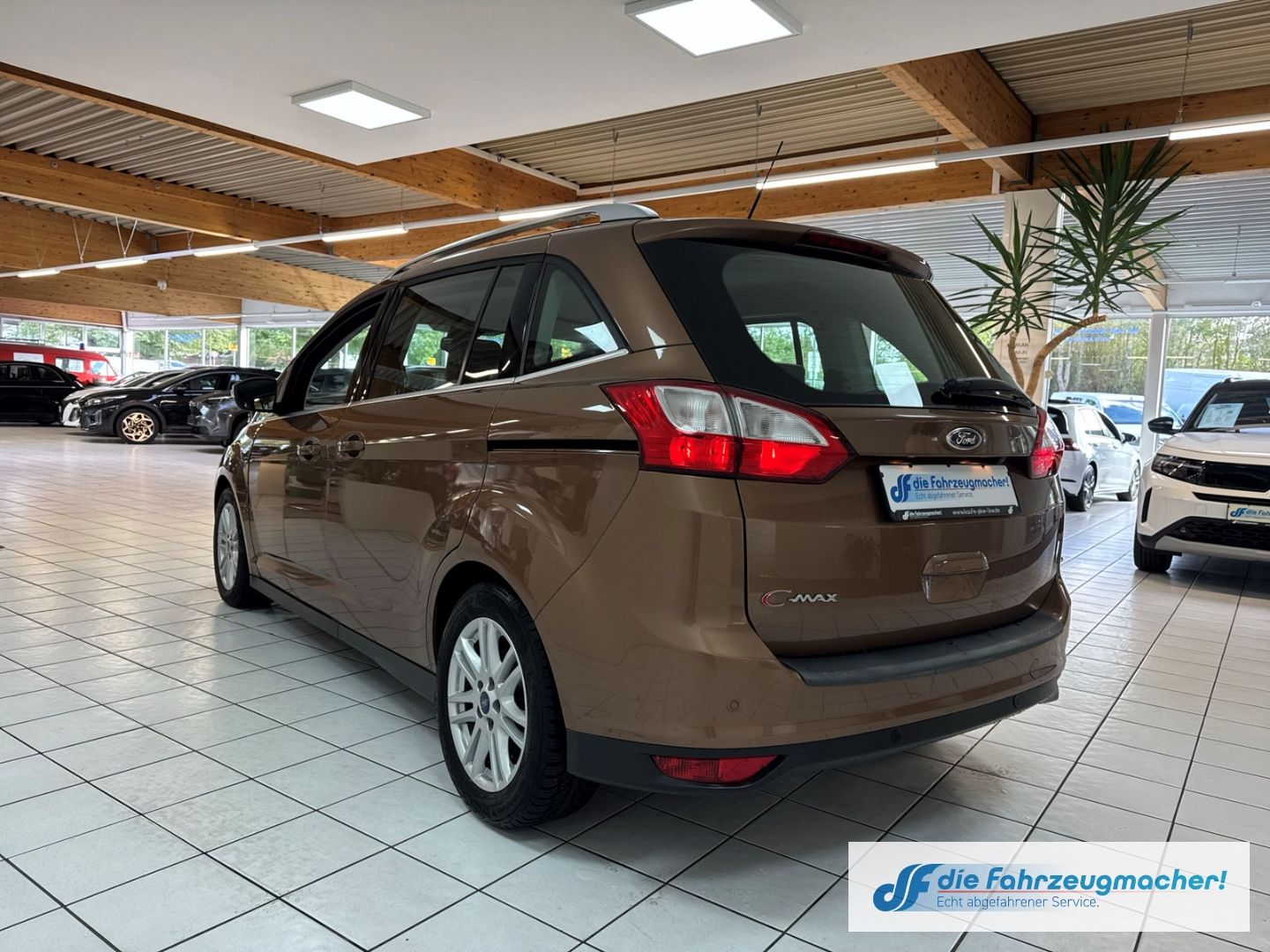 Fahrzeugabbildung Ford C-Max Grand Titanium Navi Klimaautom *EXPORT