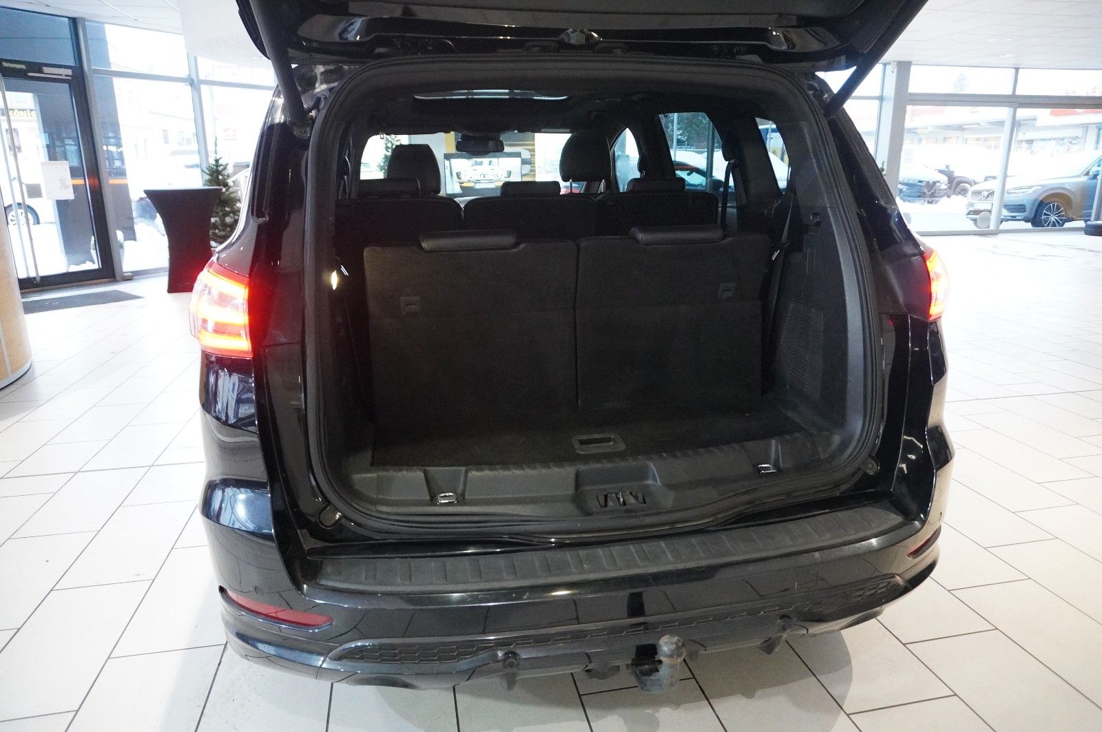 Fahrzeugabbildung Ford S-Max 2.0D ST LINE 7-SITZE NAVI/LED/KAMERA/AHK