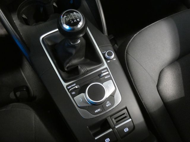 A3 SPORTBACK 30 TFSI XENON APPLE CARPLAY PDC SHZ