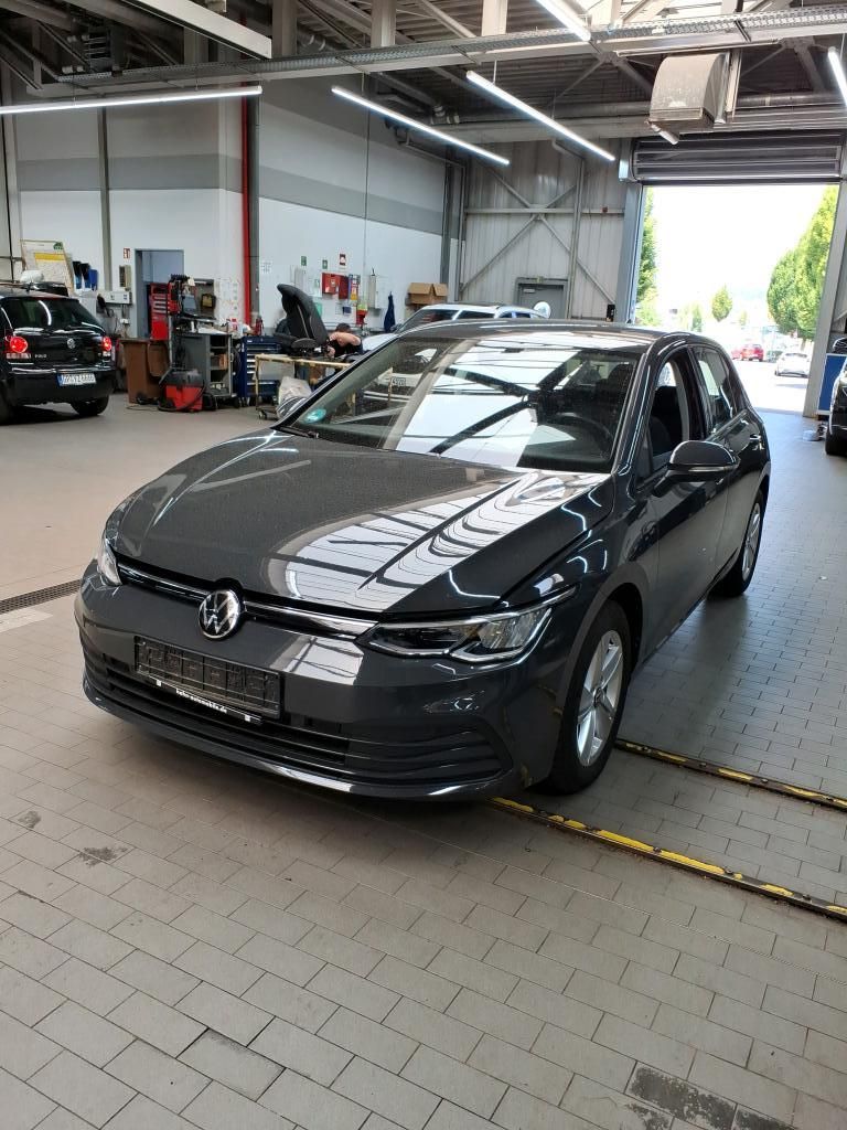 Volkswagen Golf - 1