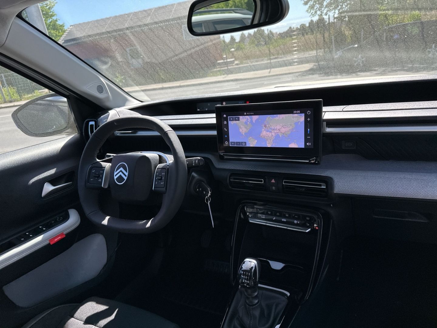 Fahrzeugabbildung Citroën C3 MAX 1.2 PT Turbo 100 S&S Navi CarPlay SHZ