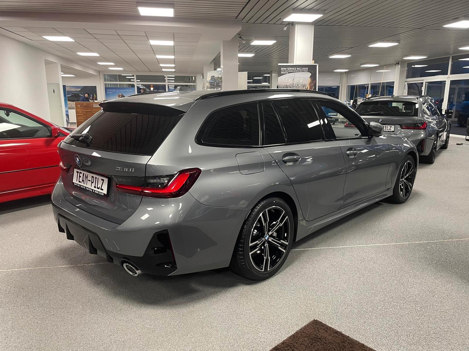 BMW 330ix M-Sport Kamera ACC Navi "Black Line"