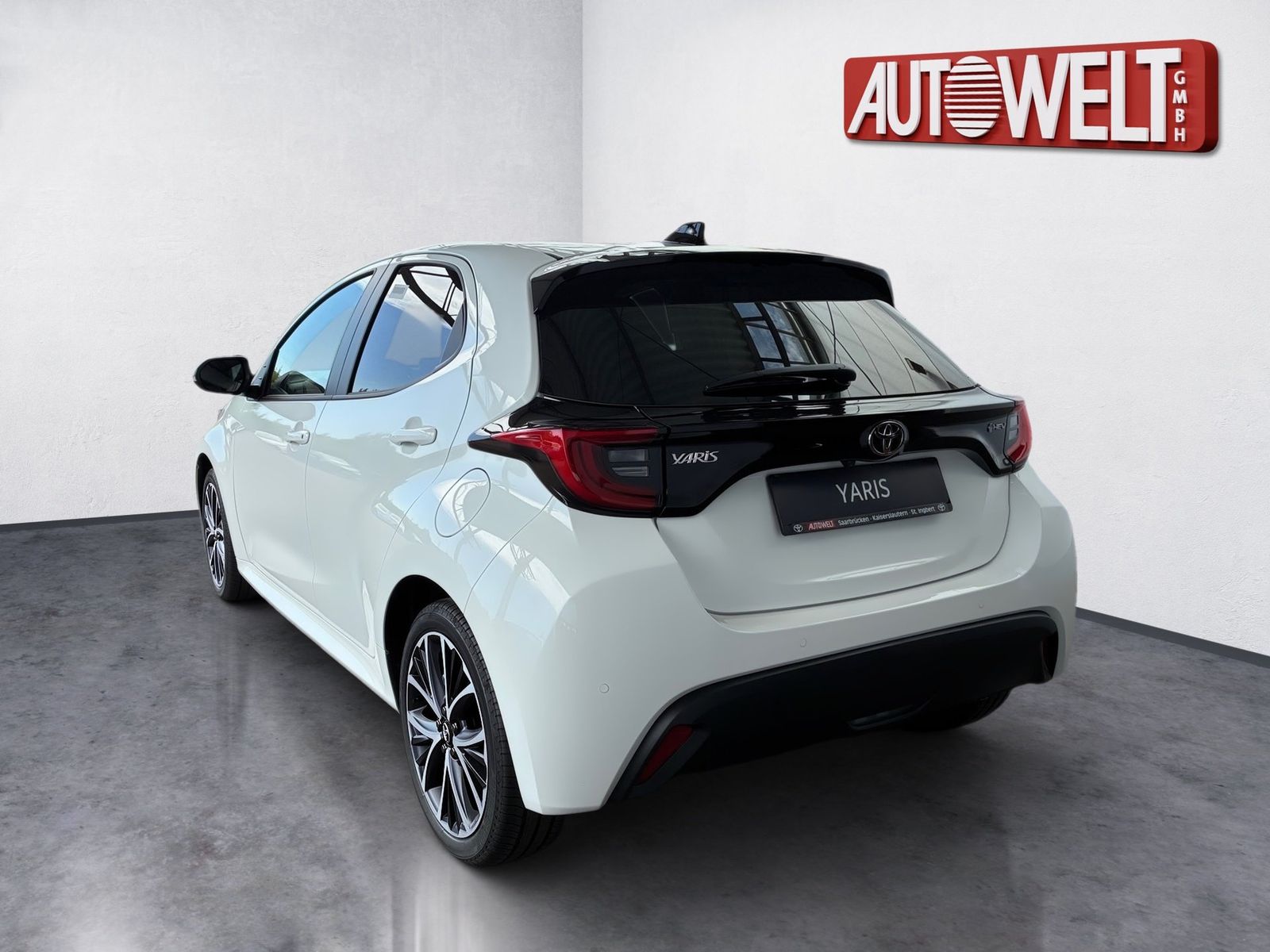 Fahrzeugabbildung Toyota Yaris 1.5 Teamplayer Kamera,LED,Matrix,ACC,PDC