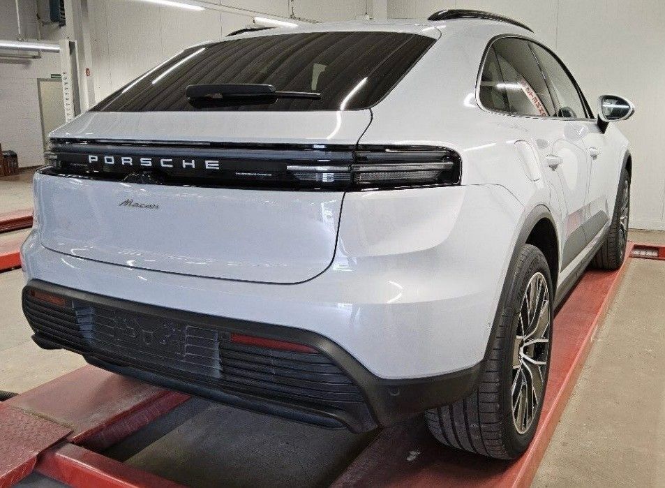 Porsche Macan Electric Basis*Lederpaket*Luftfederung*AHK imagem 3