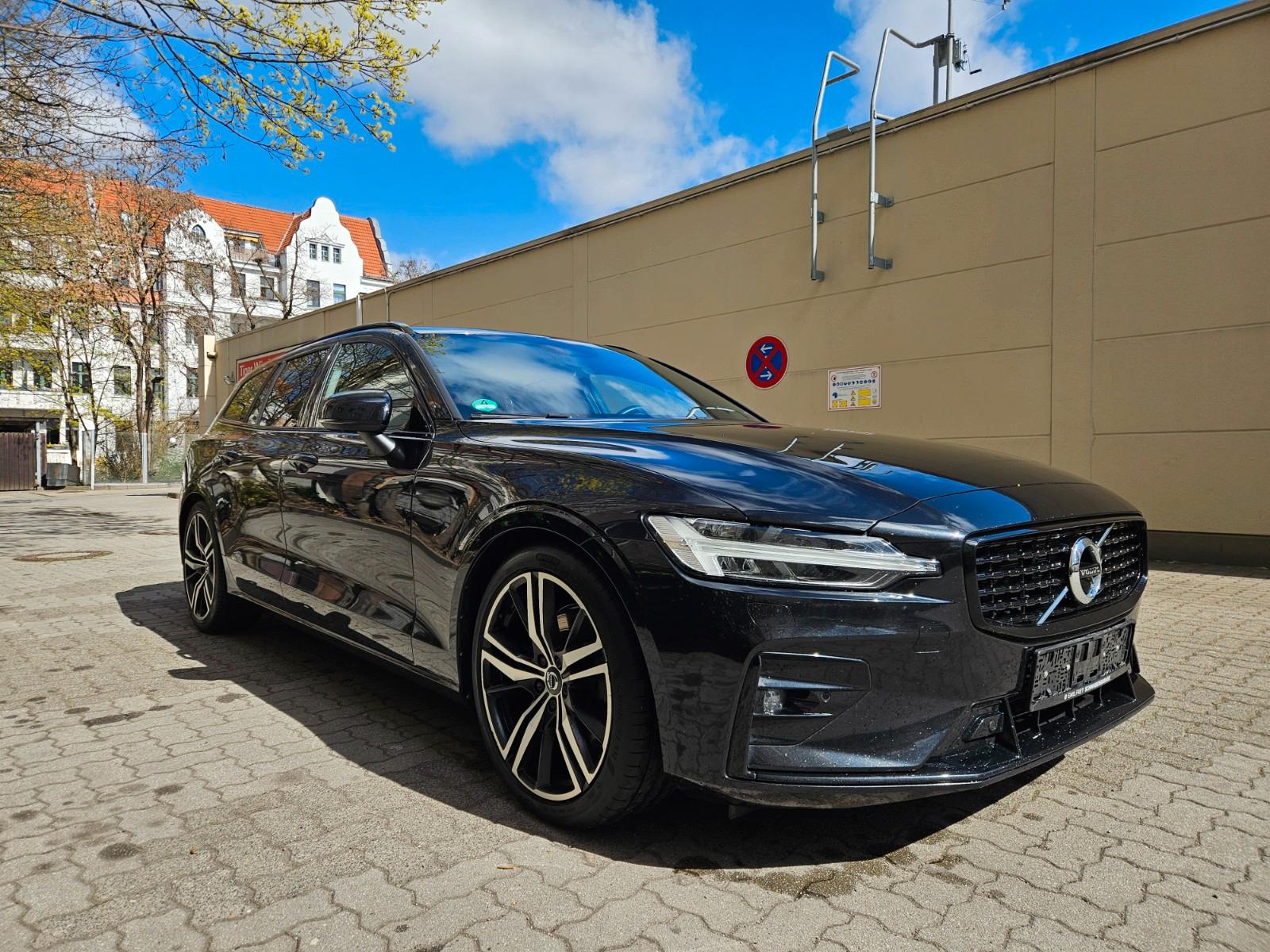 Volvo V60 Kombi Plus Dark 360 GRAD-KAMERA,,,,