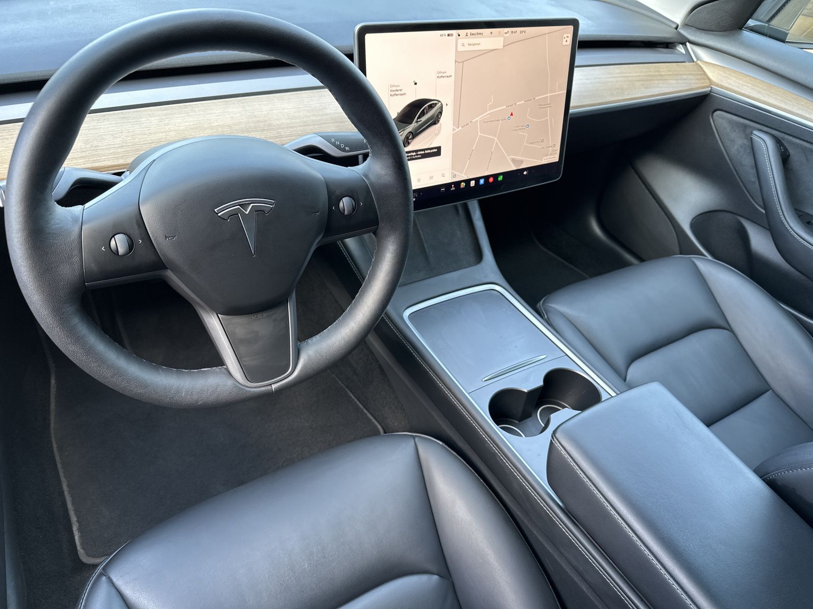 Fahrzeugabbildung Tesla Model 3 RWD NAV+LED+ACC+KAMERA+PANORAMA+1HD+18ZO