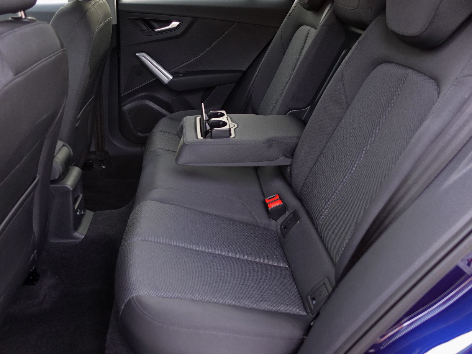 Fahrzeugabbildung Audi Q2 35 TFSI S tronic advanced Navi AHK Garantie