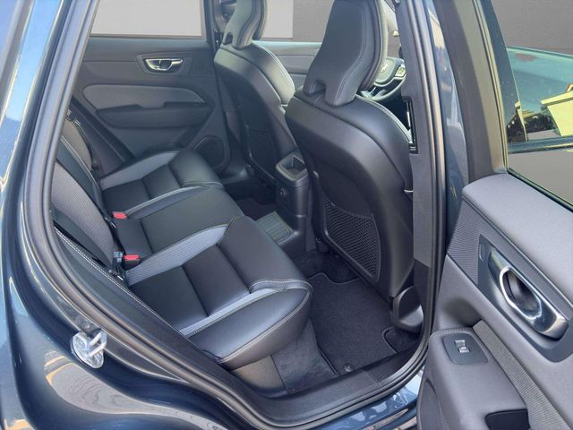 Volvo XC60 Plus Black Edition T6 Recharge Plug-In Hybr