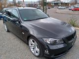 BMW 325i Touring/PDC/XENON/NAVI/LEDER/18"/ - BMW 325 aus 2008: Kombi