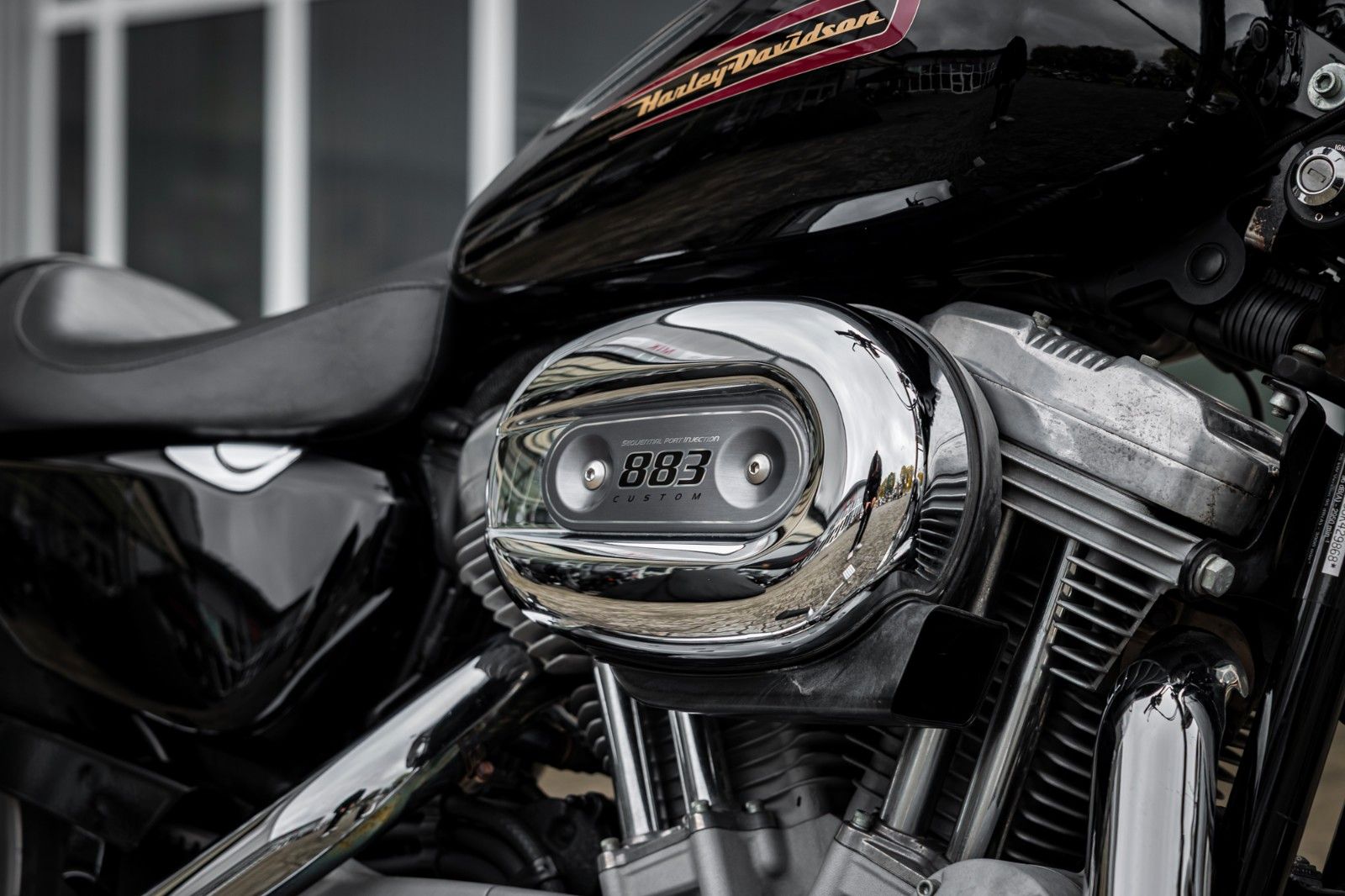 Fahrzeugabbildung Harley-Davidson XL883C CUSTOM SPORTSTER - VORVERLEGTE FUßRASTE