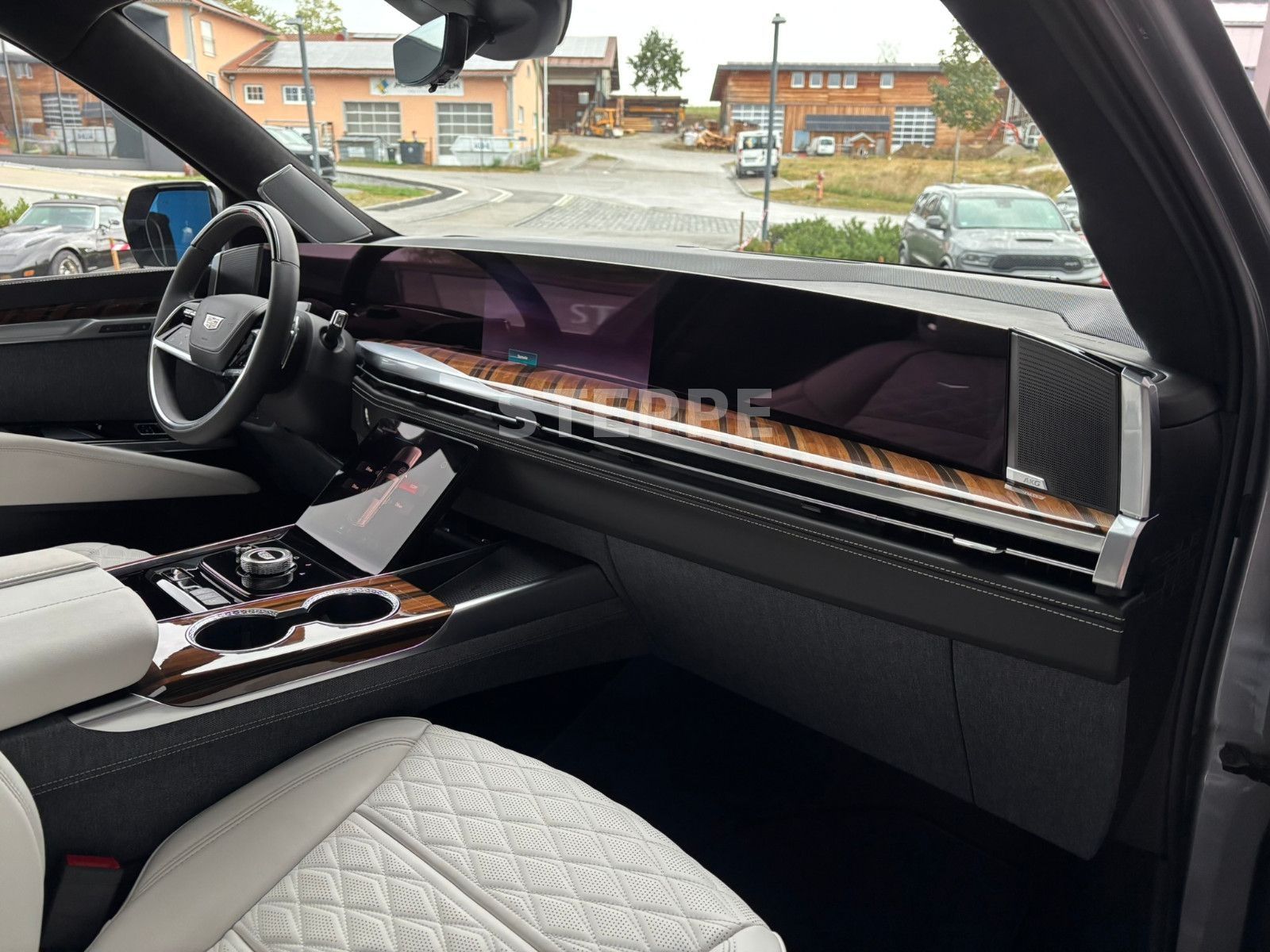 Cadillac Escalade FACELIFT MY26 6.2 V8 ESV Sport Platinum