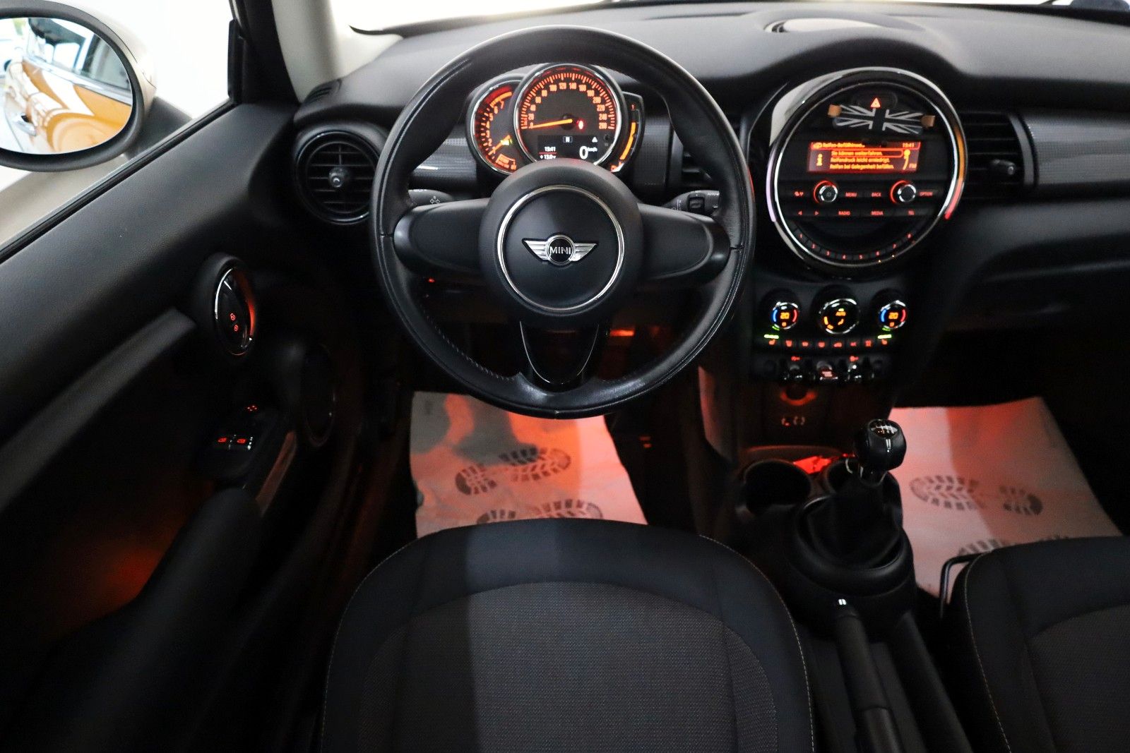 Fahrzeugabbildung MINI COOPER Mini 3T LED,SH,Paket: Pepper,Allwetter