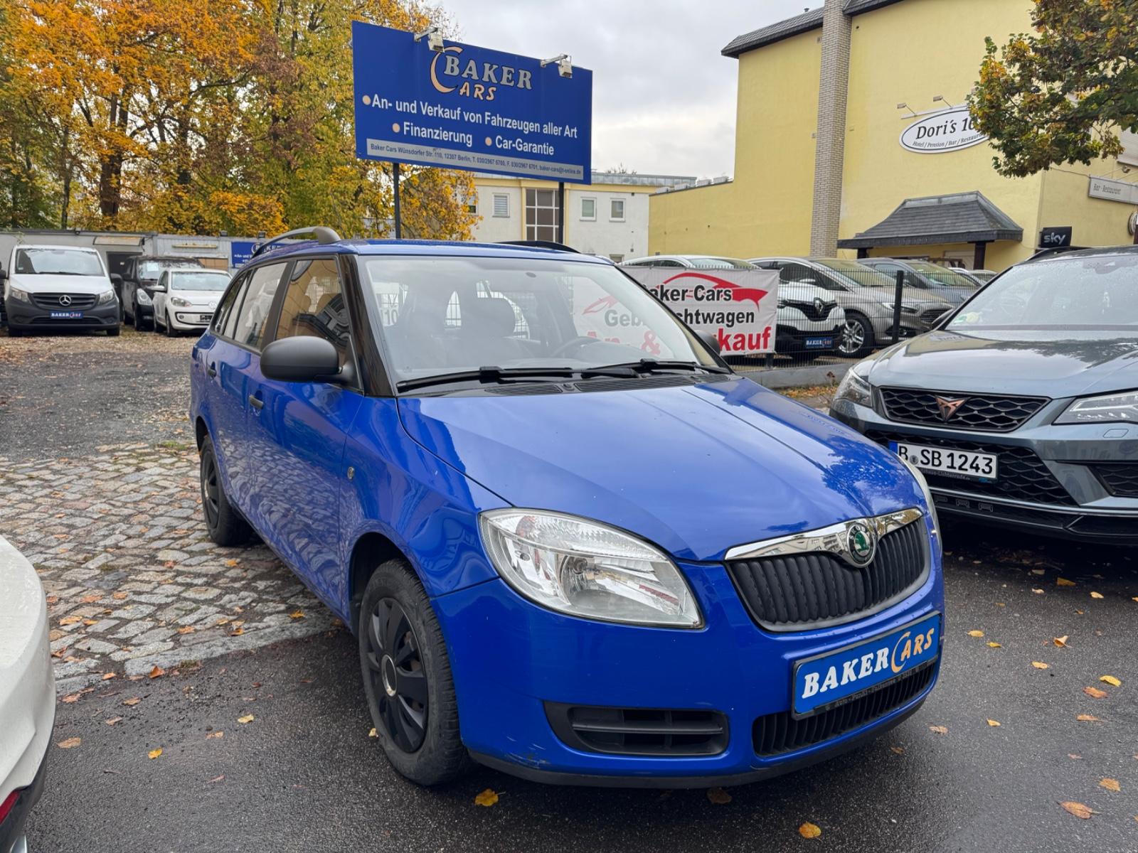 Skoda Fabia 2009 — rear view
