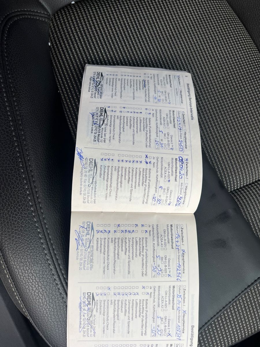 Fahrzeugabbildung Opel Astra J Lim. 5-trg. Cosmo AUTOMATIK
