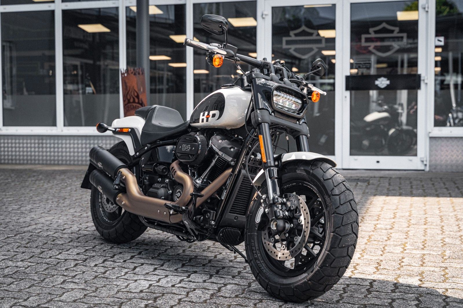 Fahrzeugabbildung Harley-Davidson FAT BOB 114 cui SOFTAIL - JEKILL & HYDE