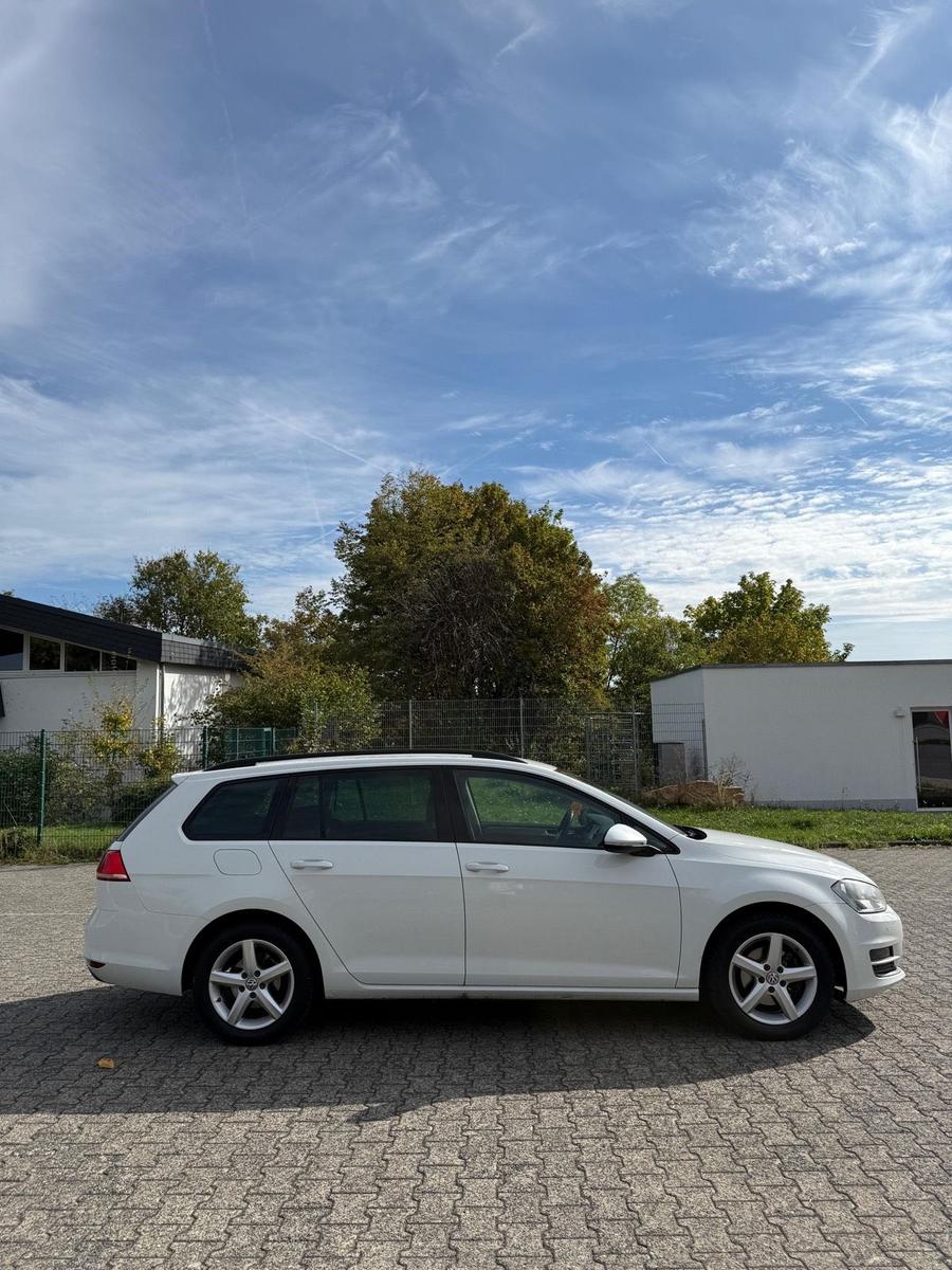 Volkswagen Golf 2014 — interior