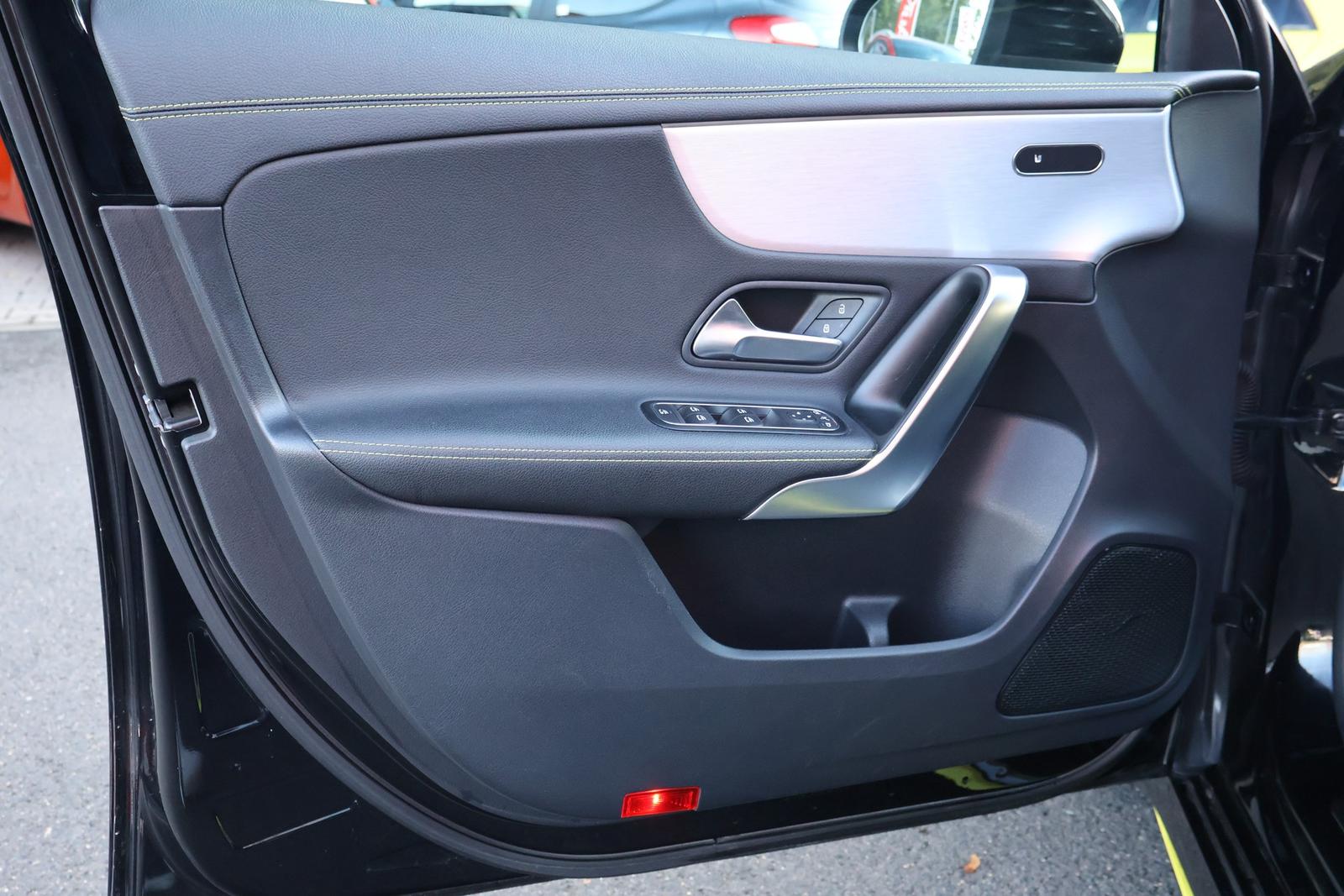 Mercedes-Benz A200 Edition 1 LED Navi Totwinkel Tempomat 360°