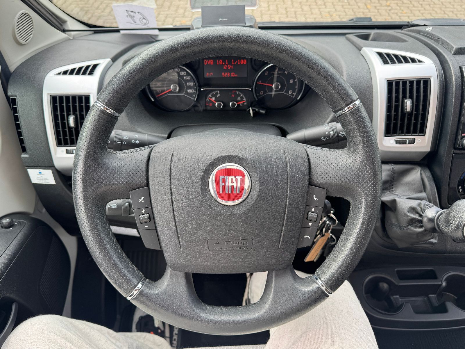 Fahrzeugabbildung Knaus SKI TI 650 MF PLATINUM SELECTION LUFTFEDERUNG 1H