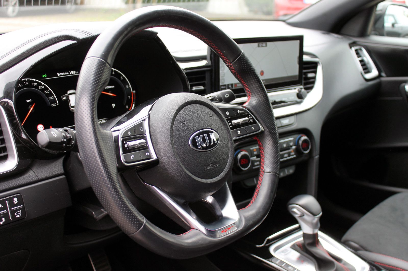 Fahrzeugabbildung Kia pro cee'd GT 1.6TGDI ACC KAM eGSD PDC CarPlay BT