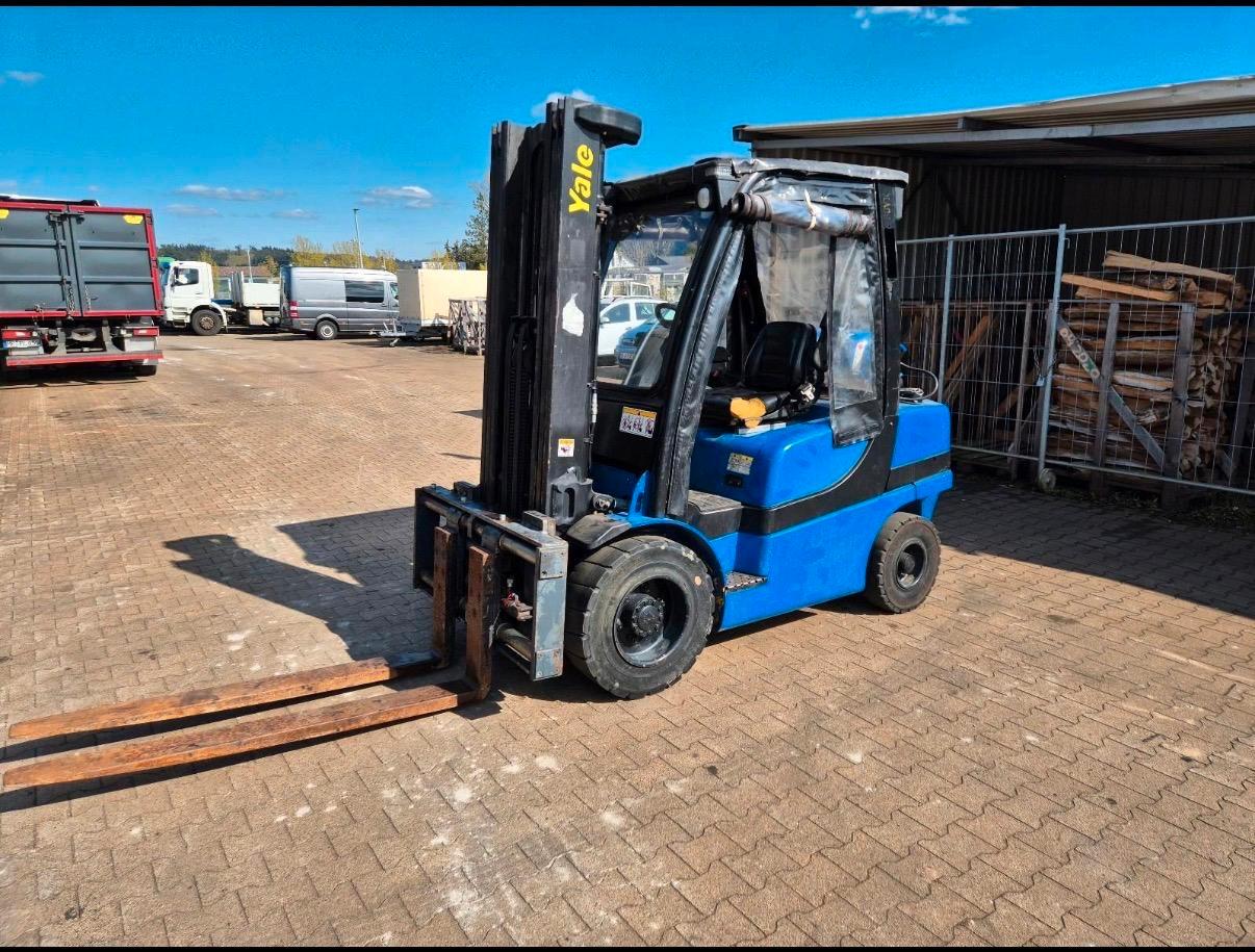 Yale GLP 30 VX Triplex Top
