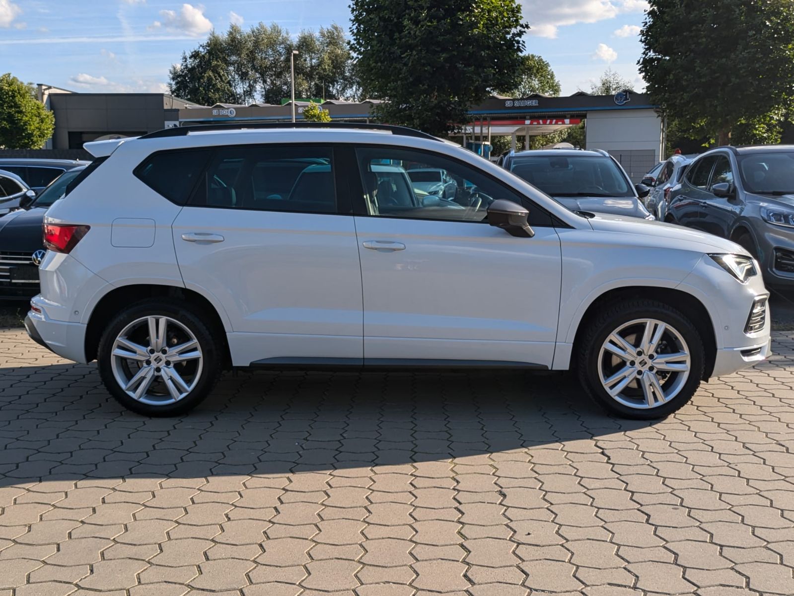 Fahrzeugabbildung SEAT Ateca FR 2.0 TDI LED/ACC/CAM/NAVI-PRO/ALCANTARA