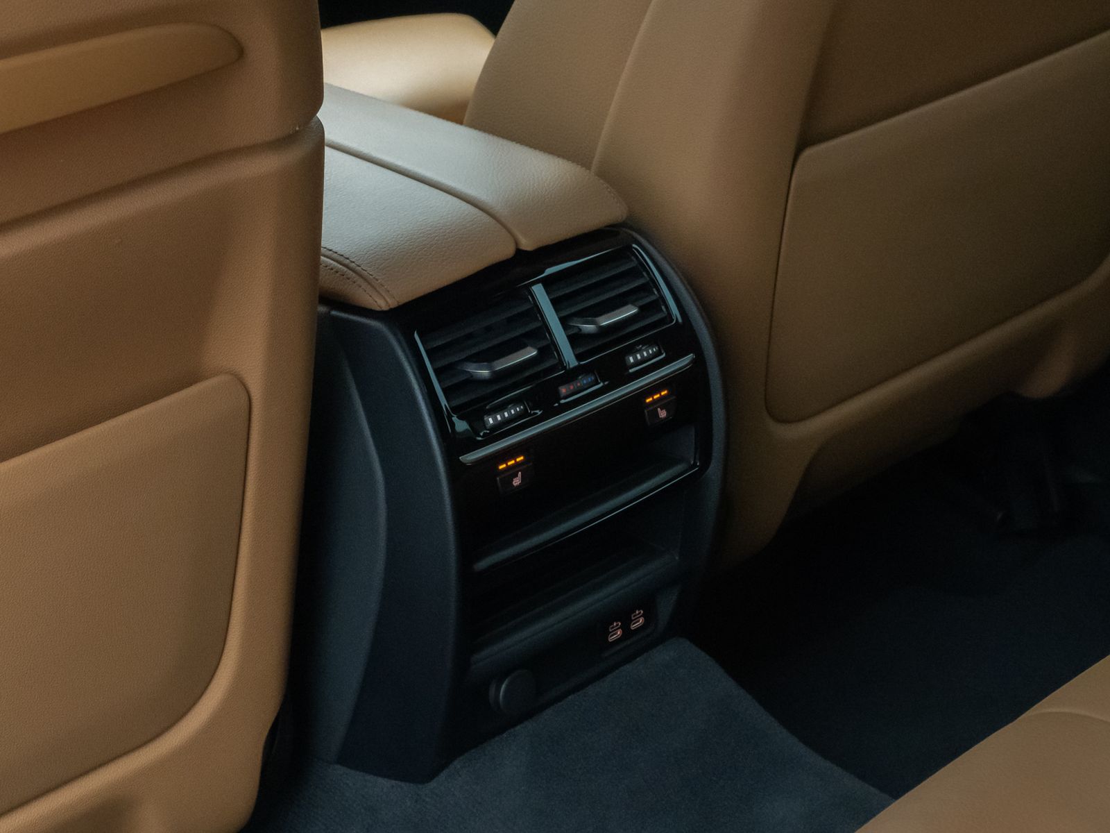 Fahrzeugabbildung BMW 640i Gran Turismo xD M Sport DAB HUD Kamera HiFi