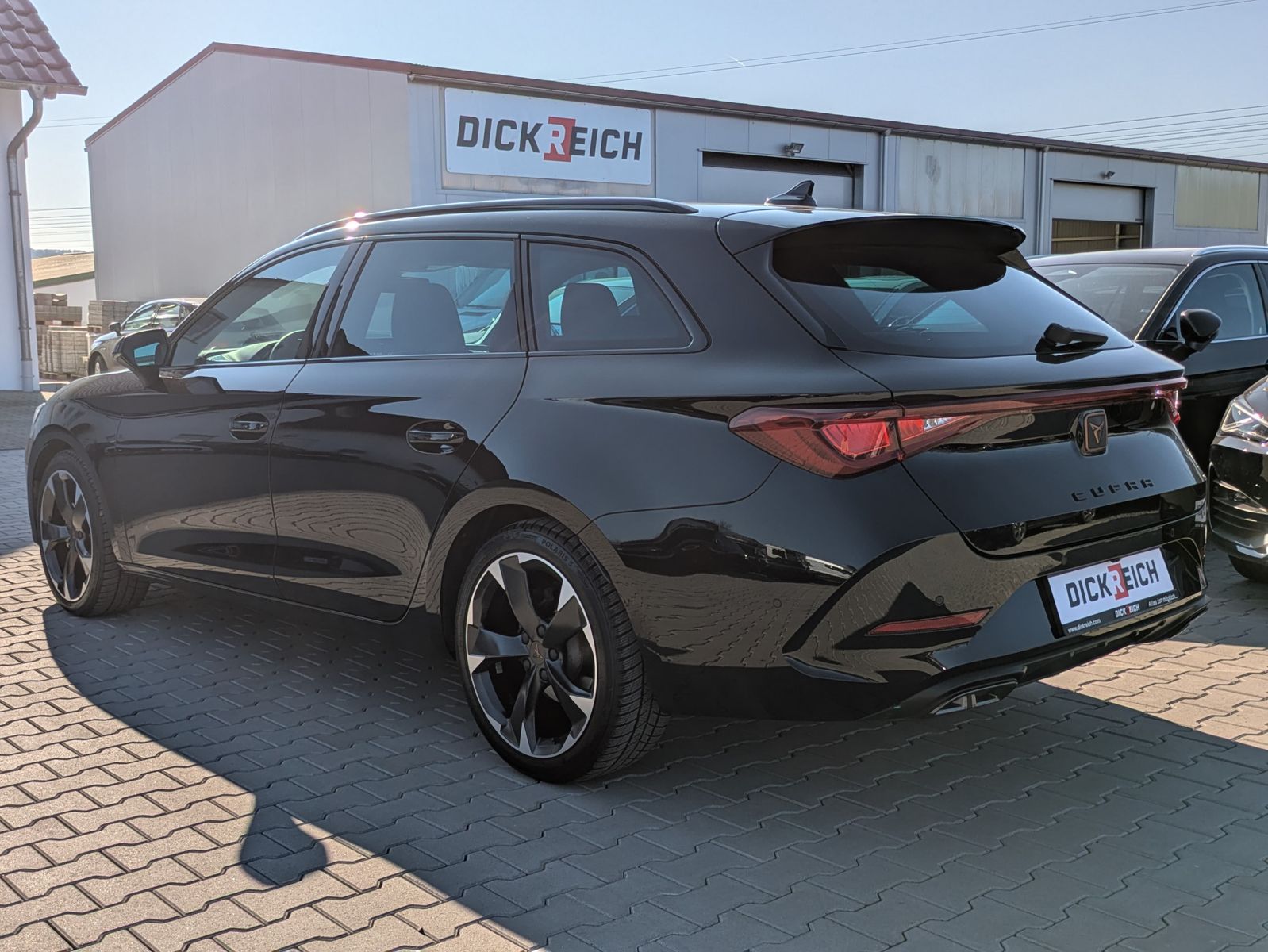 Fahrzeugabbildung CUPRA Leon 1.5 eTSI DSG MATRIX-LED*AHK*ACC*KAMERA*18"