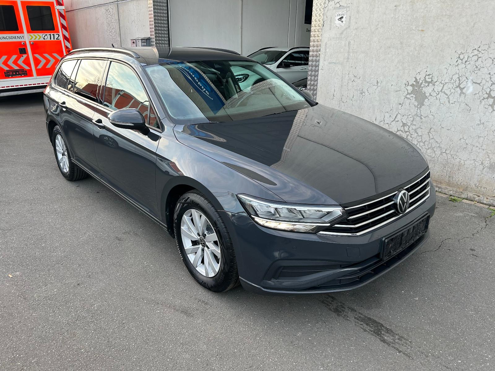 Volkswagen Passat Variant 2.0 TDI DSG*CAM*CarPlay*1.HAND
