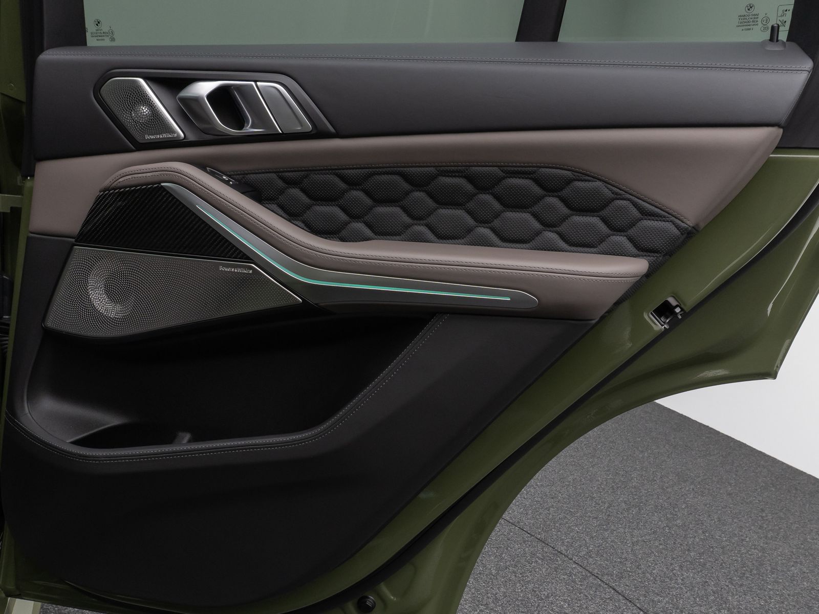 Fahrzeugabbildung BMW X5 M Competition Panorama 360°B&W IndividualVoll