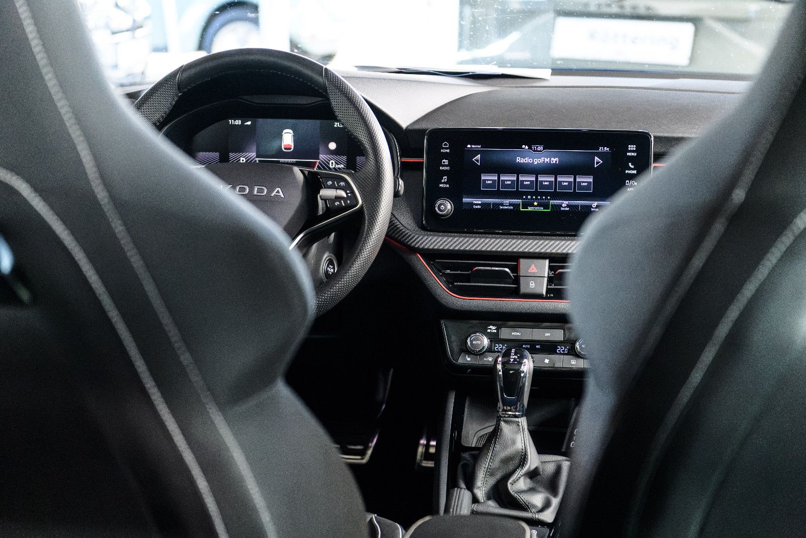 Fahrzeugabbildung SKODA Kamiq Monte Carlo + ACC + KAMERA + PANO + AHK