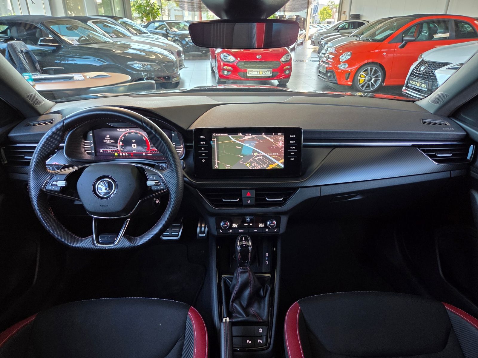 Fahrzeugabbildung SKODA KAMIQ  Monte Carlo PANO LED NAVI ALU