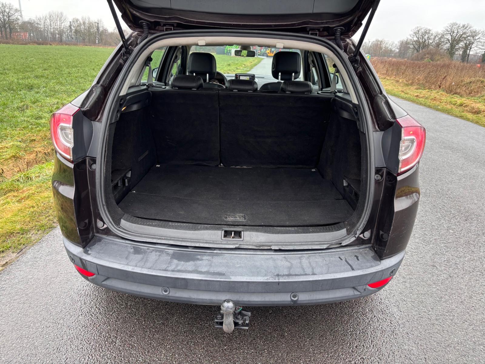Renault Megane 2012 — photo 15