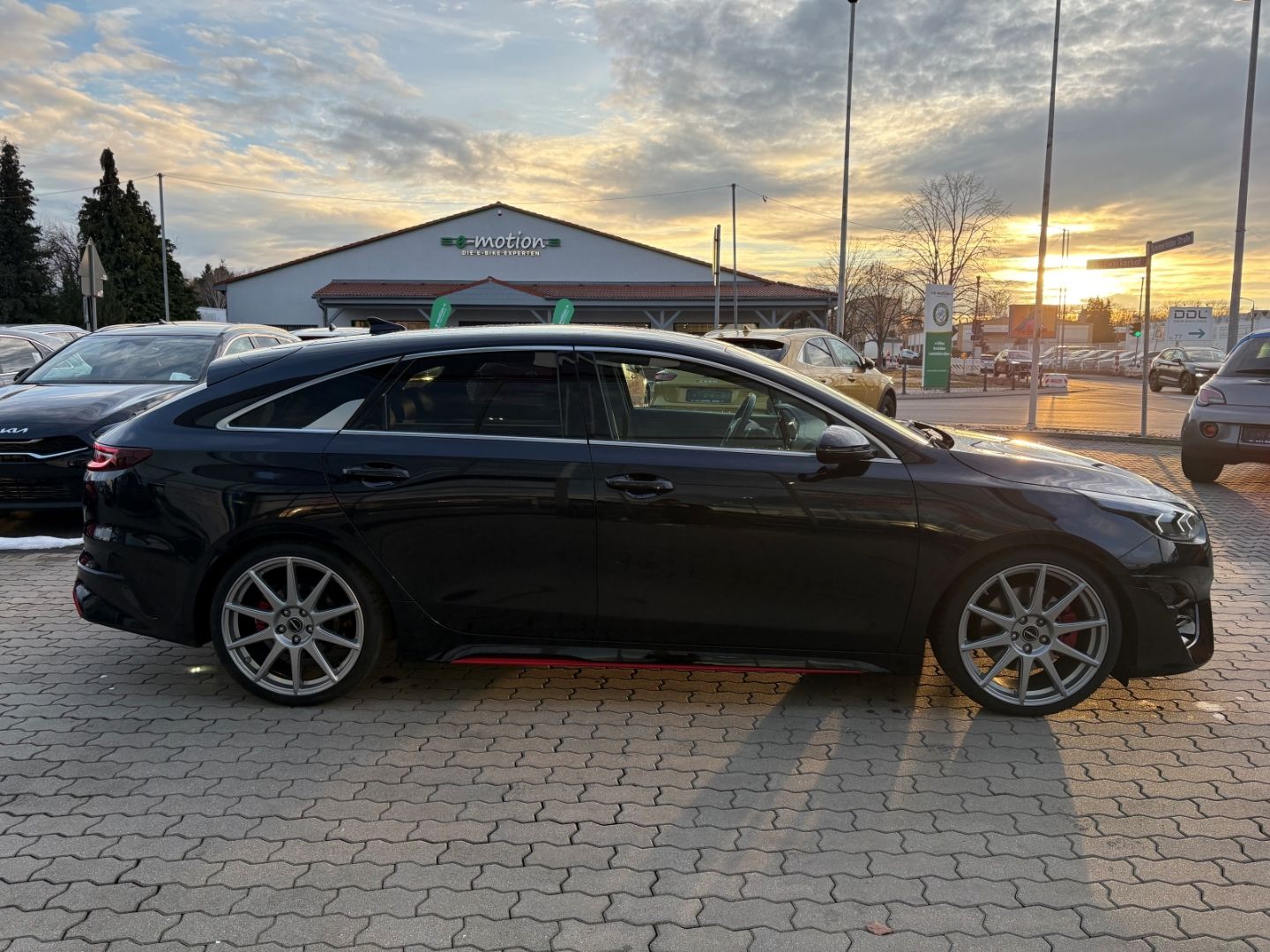 Fahrzeugabbildung Kia ProCeed GT 1.6 VerkehrszeichenERK Kamera LED