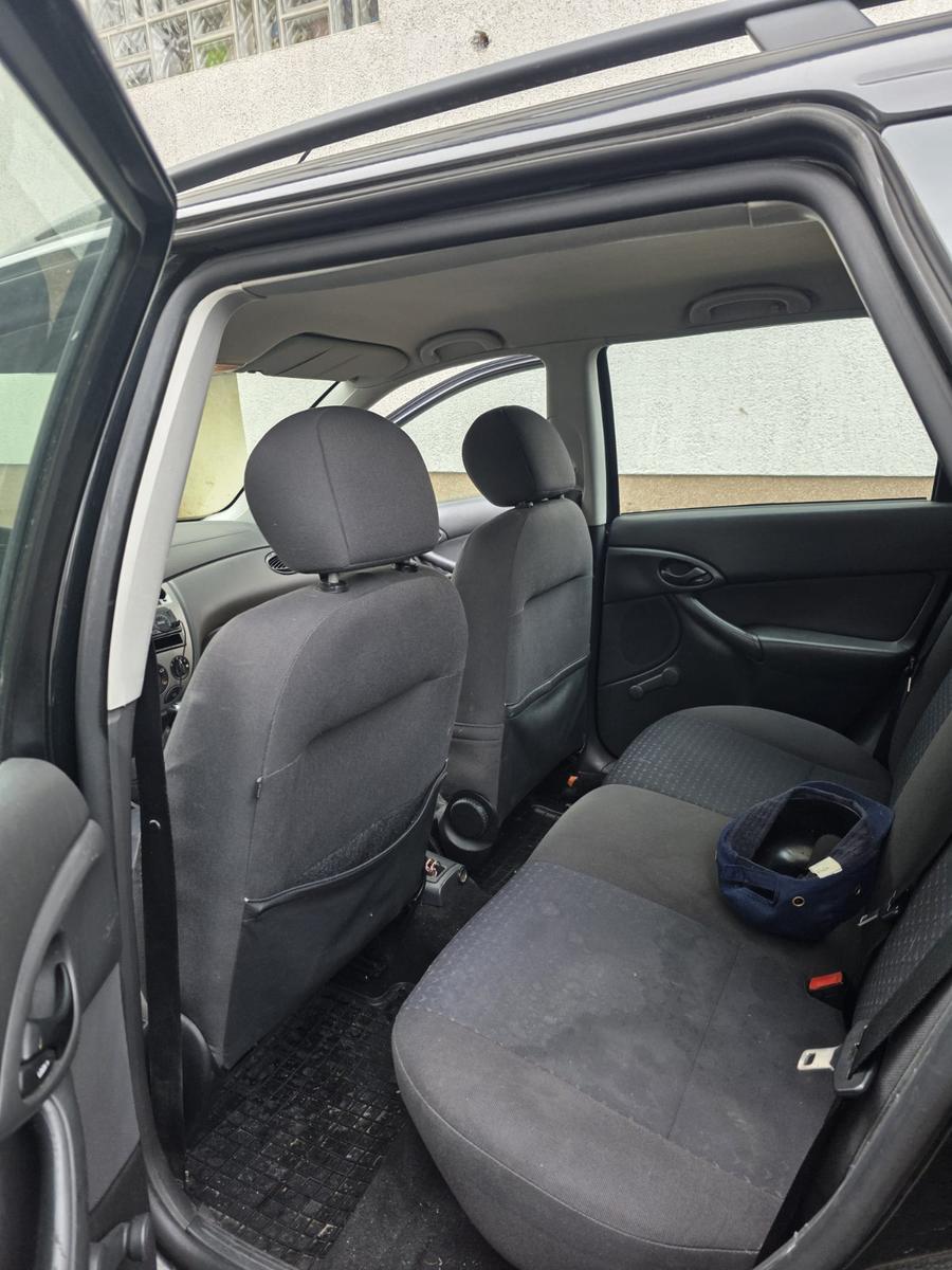 Ford Focus 2004 — photo 11