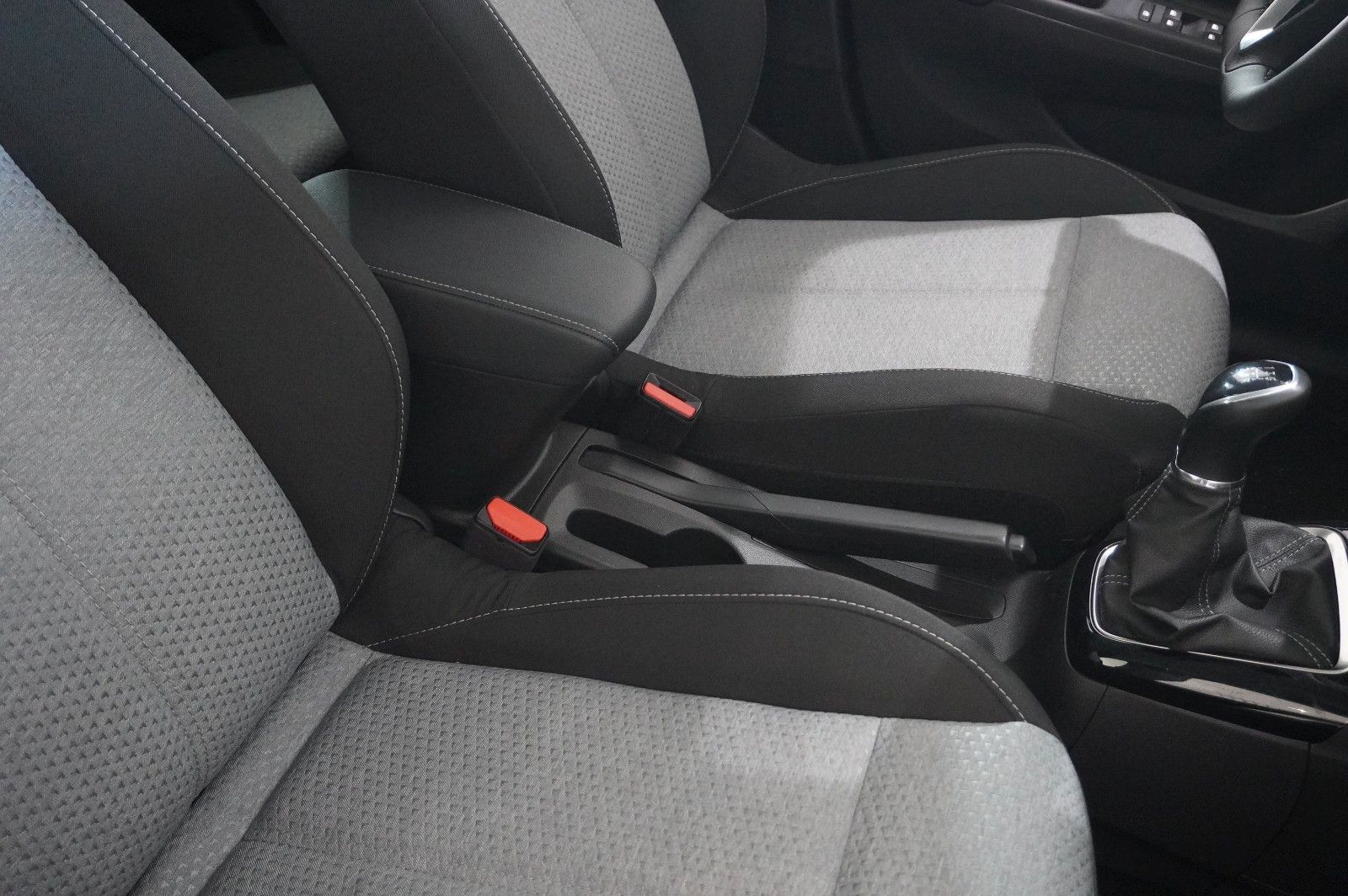 Fahrzeugabbildung Opel Corsa F 1.2 FACELIFT NAVI/LED/KAMERA/VIRTU./DAB+